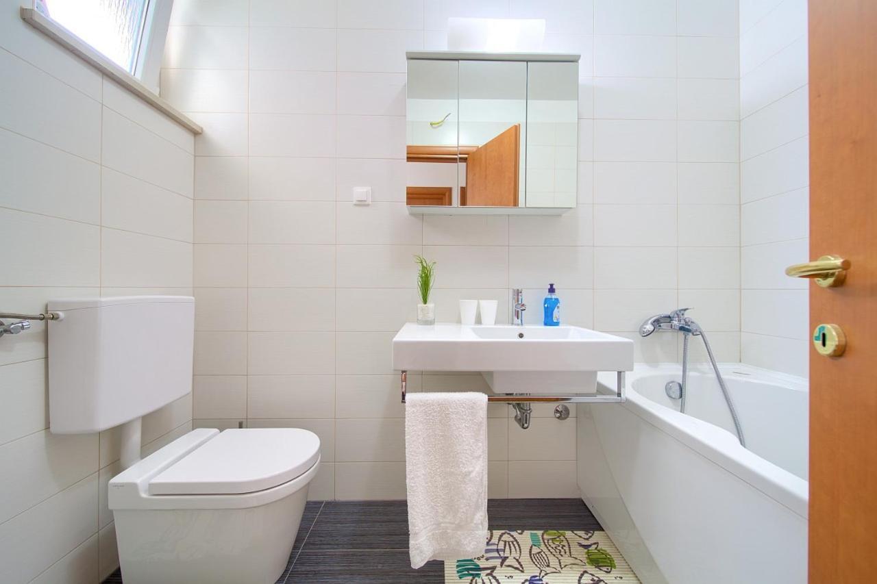 Apartment Anja Krk Town Εξωτερικό φωτογραφία