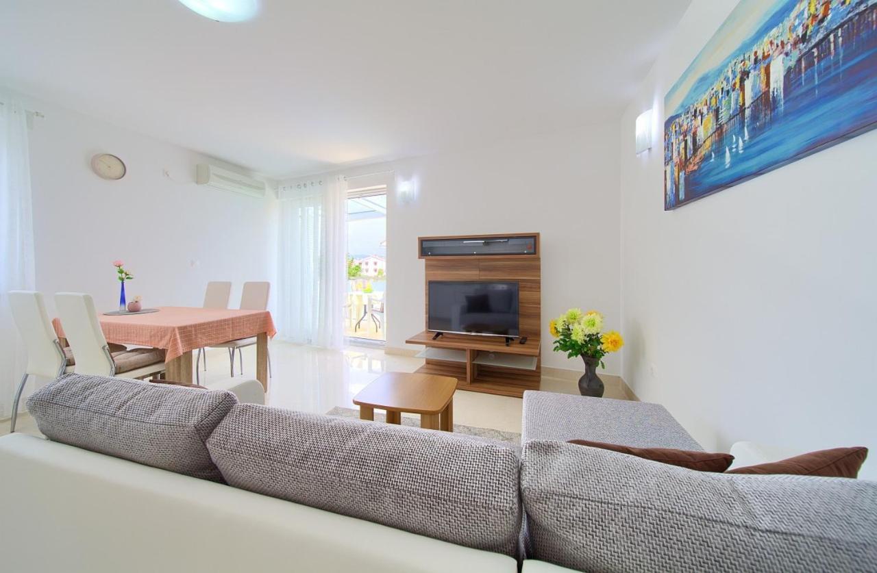 Apartment Anja Krk Town Εξωτερικό φωτογραφία